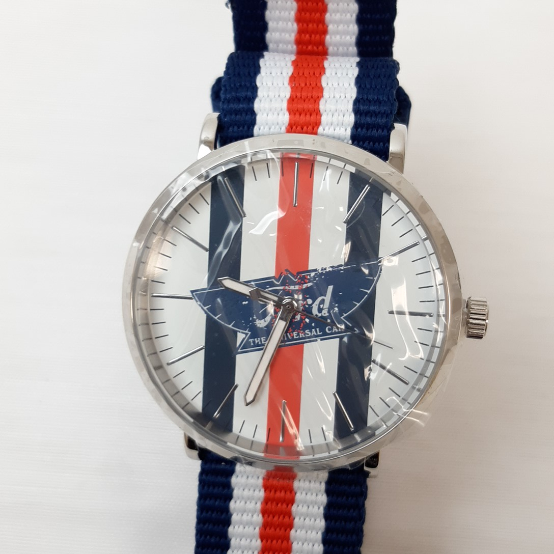 Voir photo 3 de Montre bracelet mécanique ford en acier inox Montre bracelet mécanique ford en acier inox Bon état - Vue 3 -